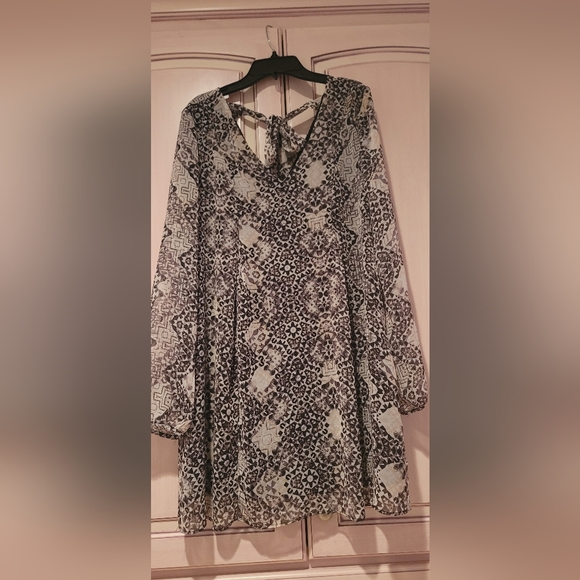 BCBG Mini Shift Dress - Picture 1 of 4